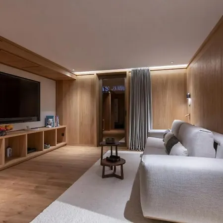 公寓 5bdr Stylish Overlooking Courchevel's Pistes- If You Want To Book, Please Contact On Wh-ats-app - 0034-605-434-371 !!!!