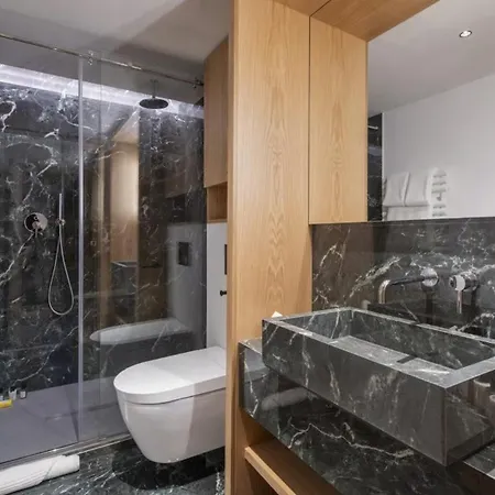 公寓 5bdr Stylish Overlooking Courchevel's Pistes- If You Want To Book, Please Contact On Wh-ats-app - 0034-605-434-371 !!!! 谷雪维尔