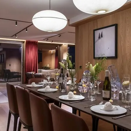 公寓 5bdr Stylish Overlooking Courchevel's Pistes- If You Want To Book, Please Contact On Wh-ats-app - 0034-605-434-371 !!!! *