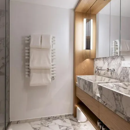 5bdr Stylish Overlooking Courchevel's Pistes- If You Want To Book, Please Contact On Wh-ats-app - 0034-605-434-371 !!!! 公寓 谷雪维尔